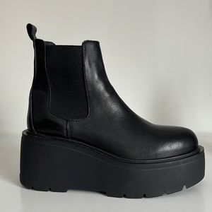 Steve Madden Platform Chelsea Boot